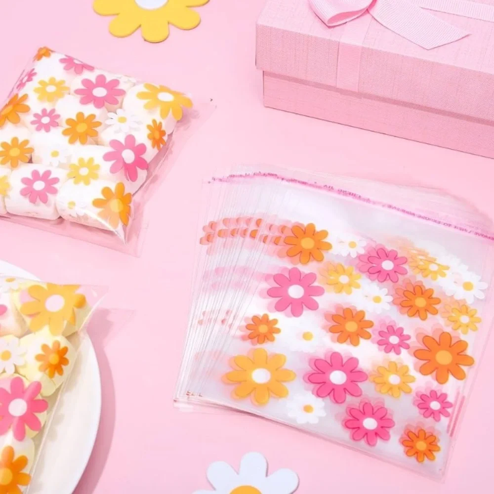 50PC Groovy Flower Pattern Self Adhesive Bags - Picture 3 of 3